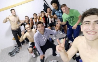 La selfie del Negro tras ganar en casa por el Clausura.