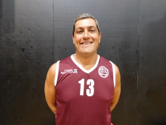 Felicitaciones a Claudio &quot;Toro&quot; Giliberto, que se coronó campeón del Apertura +35 de la Maxi Liga deo Conurbano defendiendo los colores de Grilli Canning, y que como para festejar se fue al partido que Lanús le ganó a GEVP.