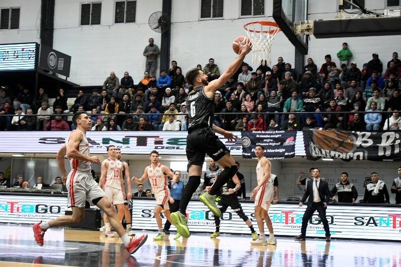 Pato todo terreno: 16 pts y 10 reb (J3)- 12pts más 5 reb y 5 asis (J4) y hasta una bandeja de derecha.