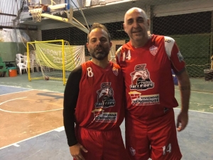 Carlos Salinas (izquierda) y Jorge Luis Placeres (derecha), dos de los goleadores  de Talleres ante CEDIMA