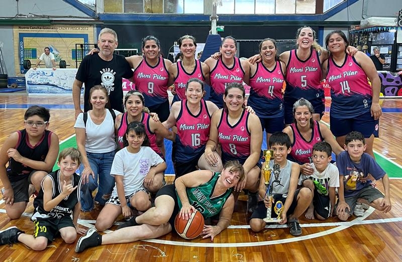 Muni Pilar celebró en Don Torcuato volver a reinar en la Liga femenina de Pilar.