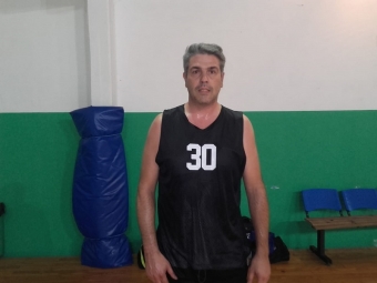 Víctor &quot;el Gordo&quot; Rodríguez fue el goleador de UVVA en su visita a Moreno.