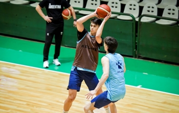 Lucas y Juan entrenando en la concentración en Buenos Aires.