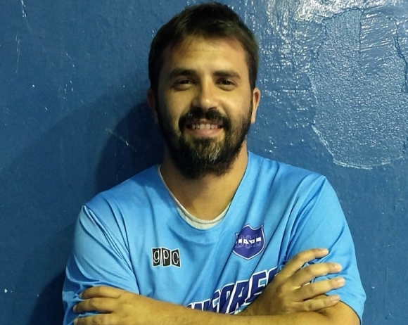 Leonel &quot;Mouso&quot; Rodríguez fue el líder ofensivo de Defensores de Santos Lugares en la victoria ante San Miguel.