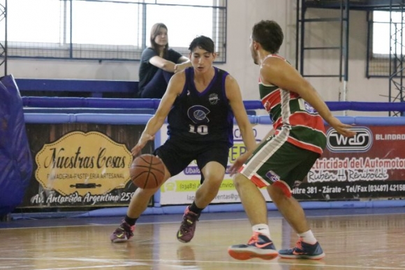 Federico Mora fue el goleador del Expreso ante Ciclista.