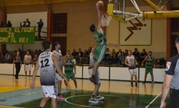 Pérfora se adelantó 1-0 en un encuentro cerrado ante Zárate Basket.