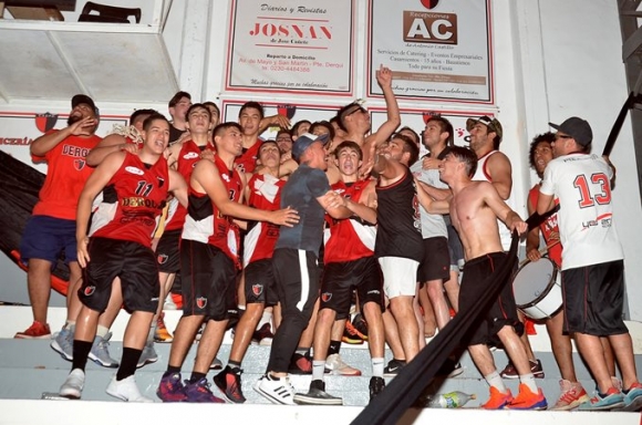 Presidente Derqui celebró con sus hinchas la conquista histórica en Sub 19.