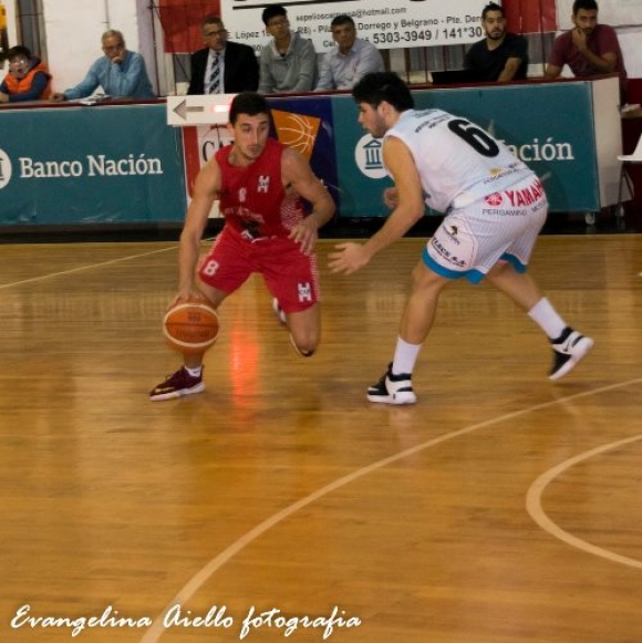 Dinova defendido por Levato en la noche que Pergamino igualó la serie.