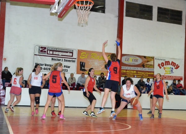 Las Areneras se debieron esforzar para superar a Muni Pilar en el Rancho pilarense.