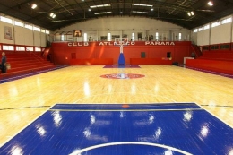 El remodelado gimnasio de Paraná recibirá el Zonal Sub 15 este domingo.