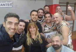 Al terminar el partido y con la victoria que decretó el pase a cuartos de final, los muchachos de Platense celebraron junto a Ana Carreras, su oficial de mesa, que por un problema de horarios llegaba tarde al partido originalmente programado, y cuyo atraso generó la errónea decisión de los jueces de concluir el partido antes de arrancarlo con un idóneo.