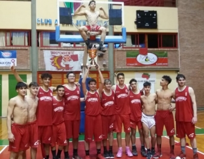 Los chicos del Rojo y su celebración en San JOrge.