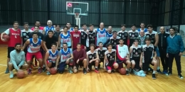 La selección en el amistoso frente a Deportivo Arenal.