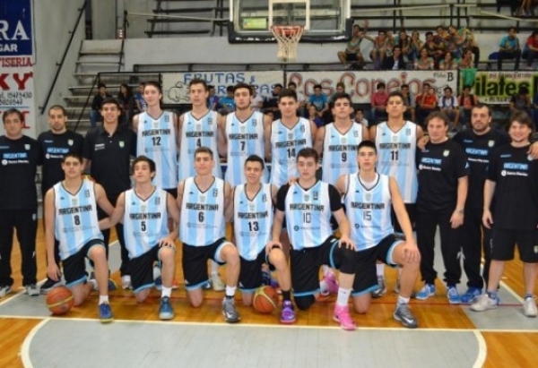 La Selección Argentina Sub 17 con Santiago Ibarra (10) es local en Chaco.