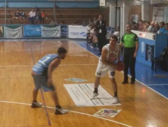 Facundo Pascolatt defendido por Bordoy en la noche de Pergamino.