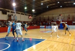 Zárate Basket sólo conoce de alegrías en el gimnasio de Paraná.