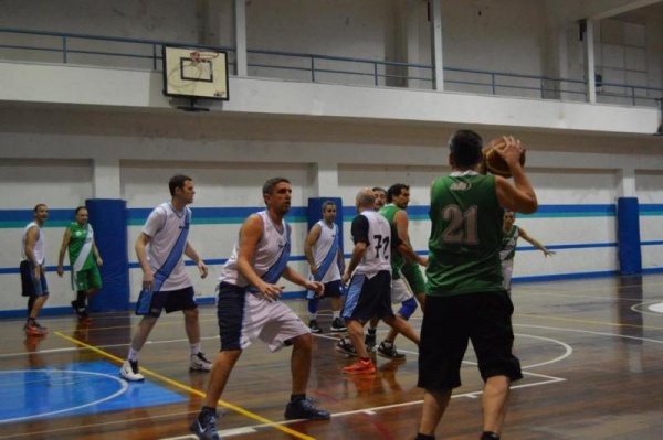 Villa Mitre se llevó un triunfo de Hebraica en un partido de mucha marca.