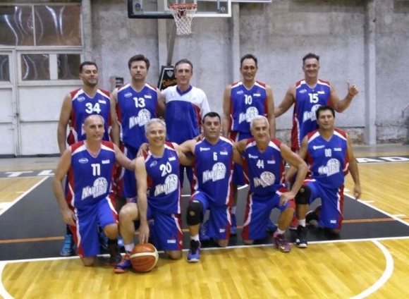 El equipo de Náutico que se adelantó en la final del Maxi+45 de la ABZC.