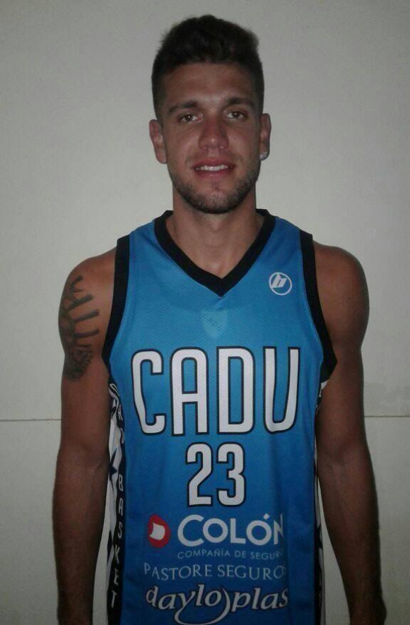 Lisandro Rasio ya se calzó la camiseta de CADU-Oro.
