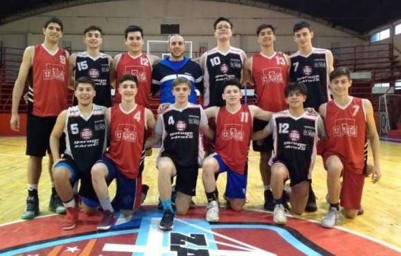 El plantel de la ABZC tras el entrenamiento en el gimnasio de Paraná.