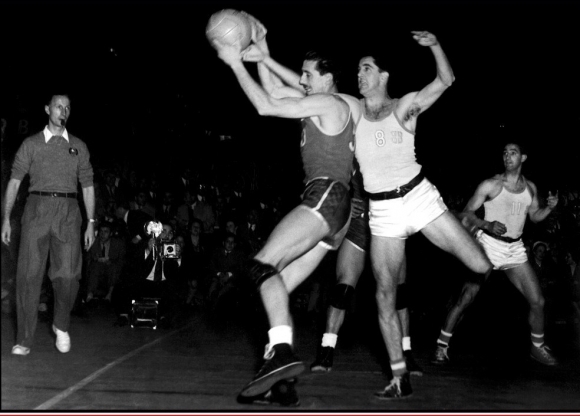 Oscar Furlong en el Luna Park en el título mundial de 1950.