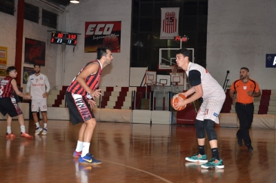 Diego Pena García fue goleador con 20 puntos (5 triples) en el estreno amistoso en la calle Ituzaingó.