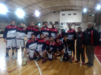 Los Gauchos cuidaron su territorio en el arranque de los playoffs de la División B.