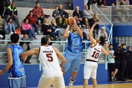 La defensa derquina fue decisiva para sostener la victoria en Mar del Plata.