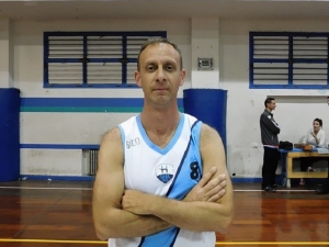 Mariano Kuman estuvo on fire ante San Andrés, para la primera victoria de Hebraica en el torneo.