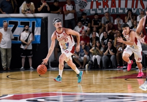 El Comandante Pablo Bruna en en Microestadio del Monumental.