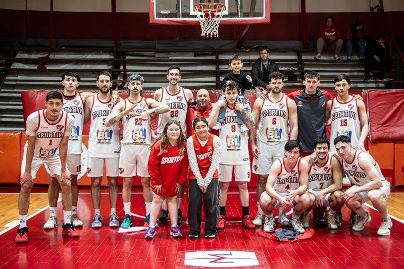 El Rojo atacó el Palacio de Versalles y cuidó su Fortín