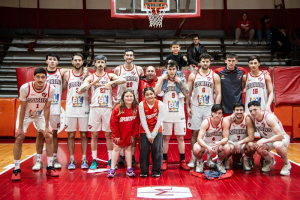 El Rojo atacó el Palacio de Versalles y cuidó su Fortín
