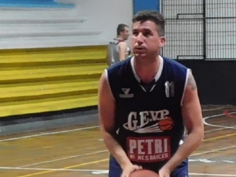 Juan Pablo Zilla la rompió ante Morón B y le dio el triunfo a Parque.