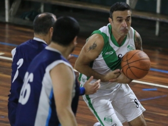 Sergio Monjo, con 10 puntos, fue el más destacado en la victoria de Defensores de Banfield sobre Campos de Echeverría B